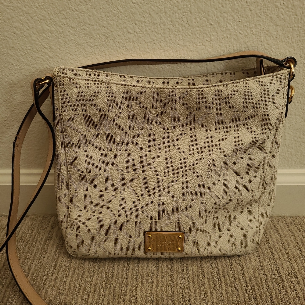 Cross shoulder bag